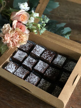 Cargar imagen en el visor de la galería, VSweet Brownies 12 unidades
